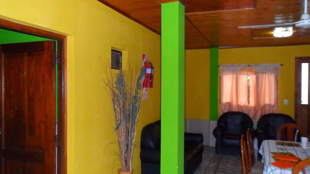Residencial Arcoiris 호텔 푸에르토이과수 외부 사진